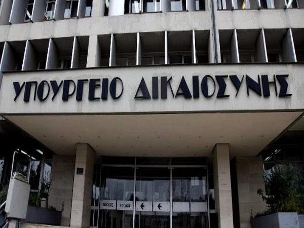 Παραίτηση Σακελλαρίου: «Φουλ» επίθεση του υπ. Δικαιοσύνης στον πρόεδρο του Δικηγορικού Συλλόγου Αθηνών